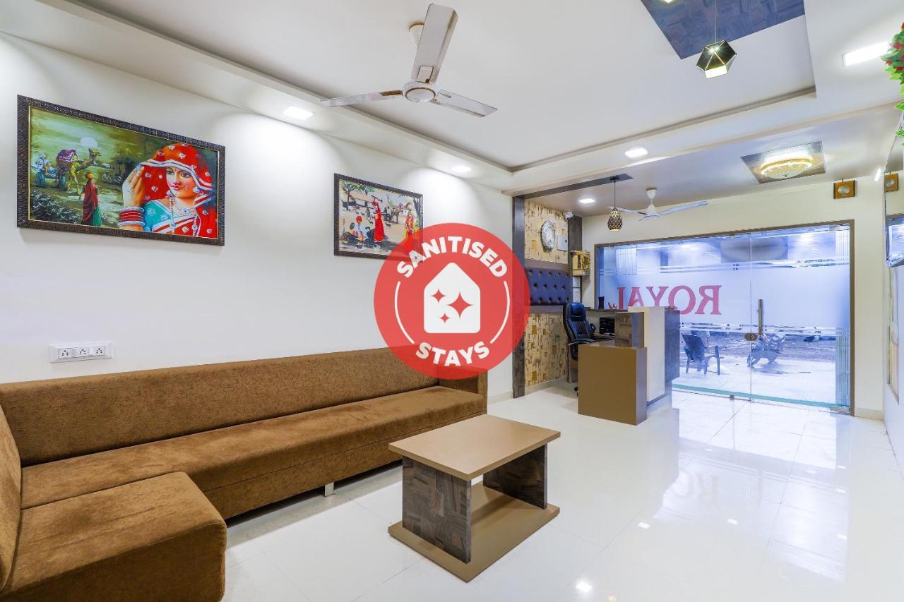 Oyo 47110 Hotel Royal Palace Naroda Εξωτερικό φωτογραφία