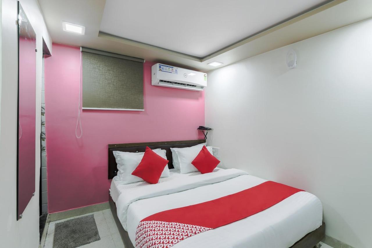 Oyo 47110 Hotel Royal Palace Naroda Εξωτερικό φωτογραφία